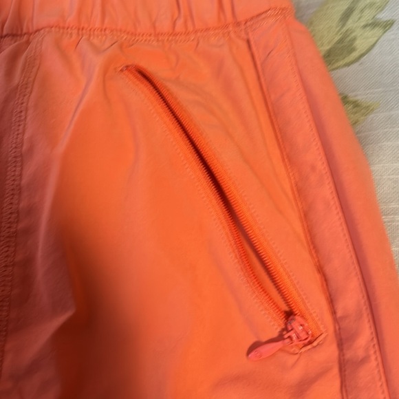 T by Talbots Skort with adjustable sides, size Large Petite - Picture 4 of 9